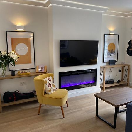 Two Bedroom Two Bathrooms Superior Apartment ロンドン エクステリア 写真