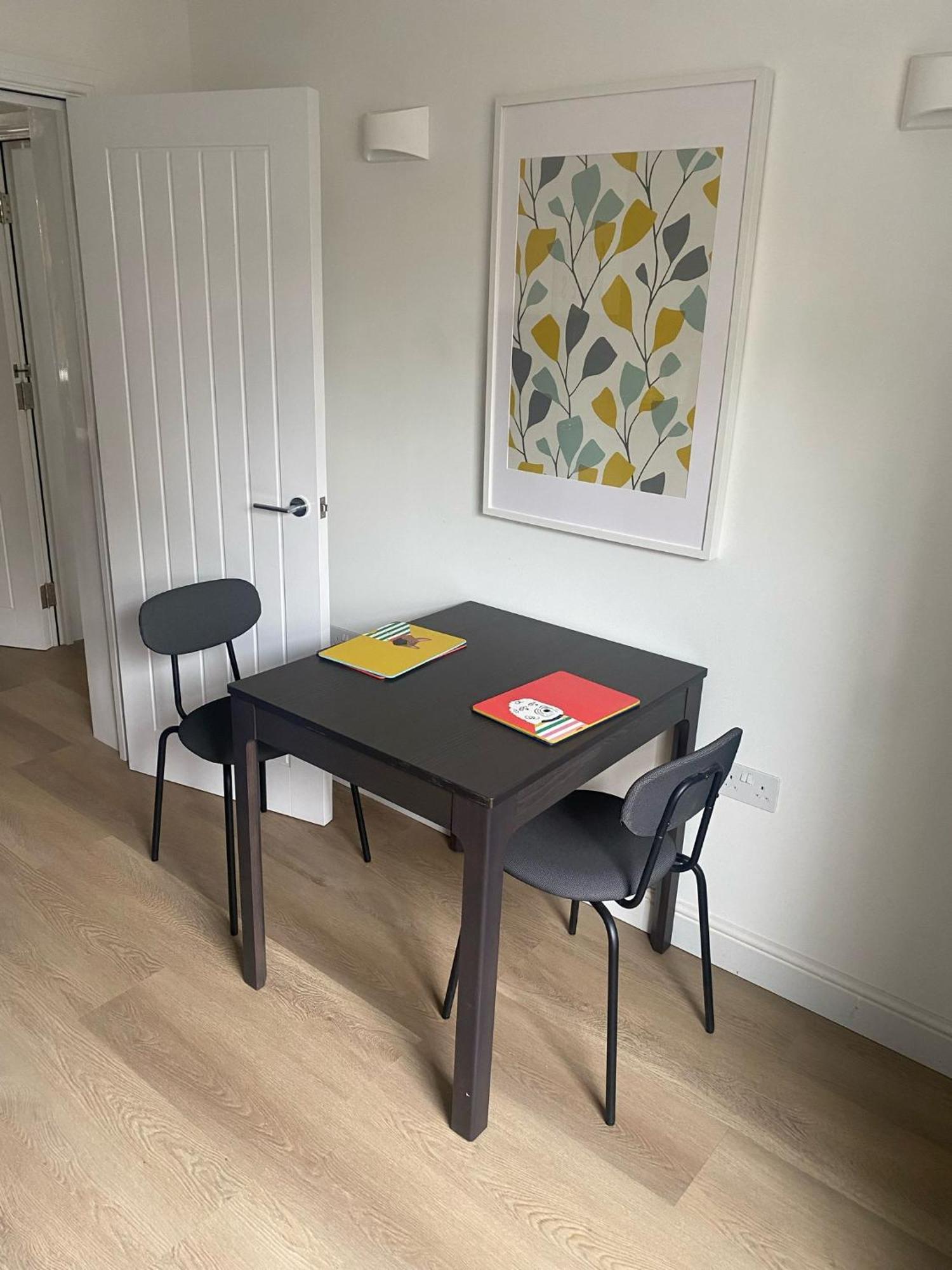 Two Bedroom Two Bathrooms Superior Apartment ロンドン エクステリア 写真